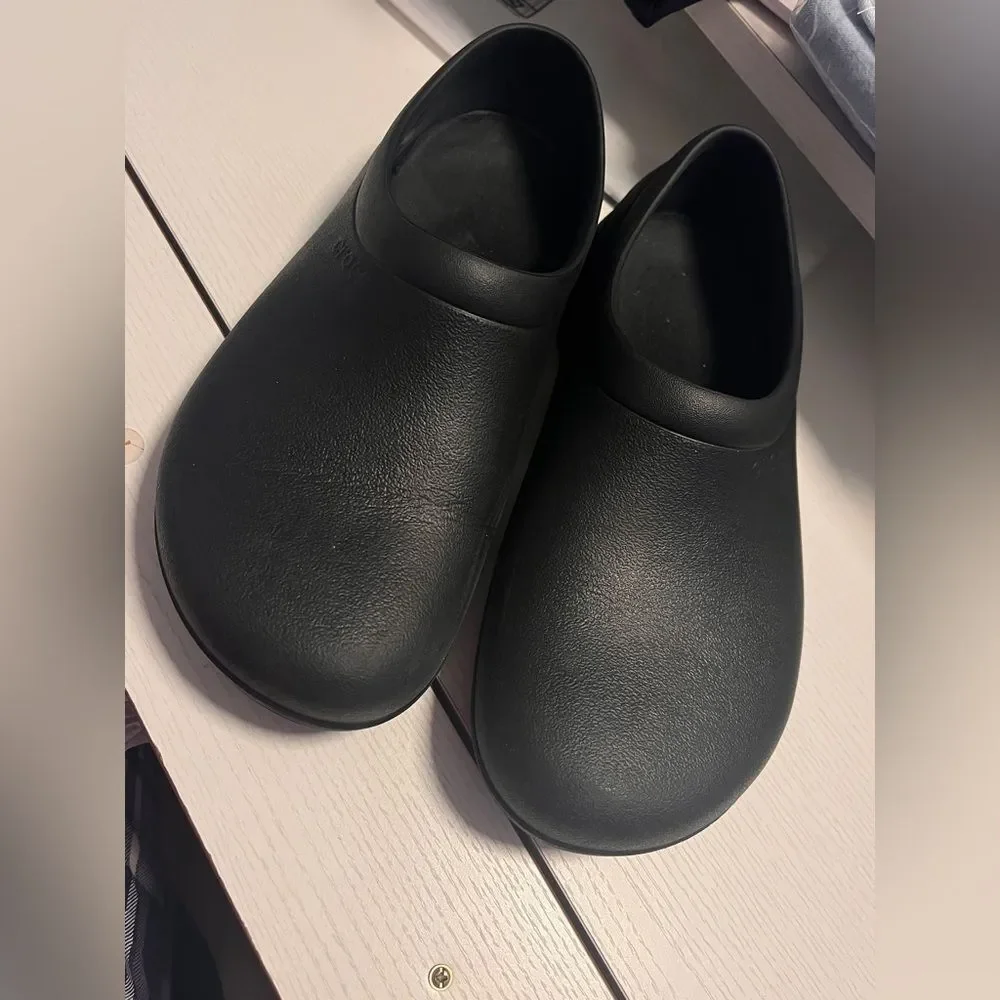 Crocs On The Clock Black
